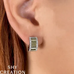 0.46CT DIAMOND HUGGIE EARRING