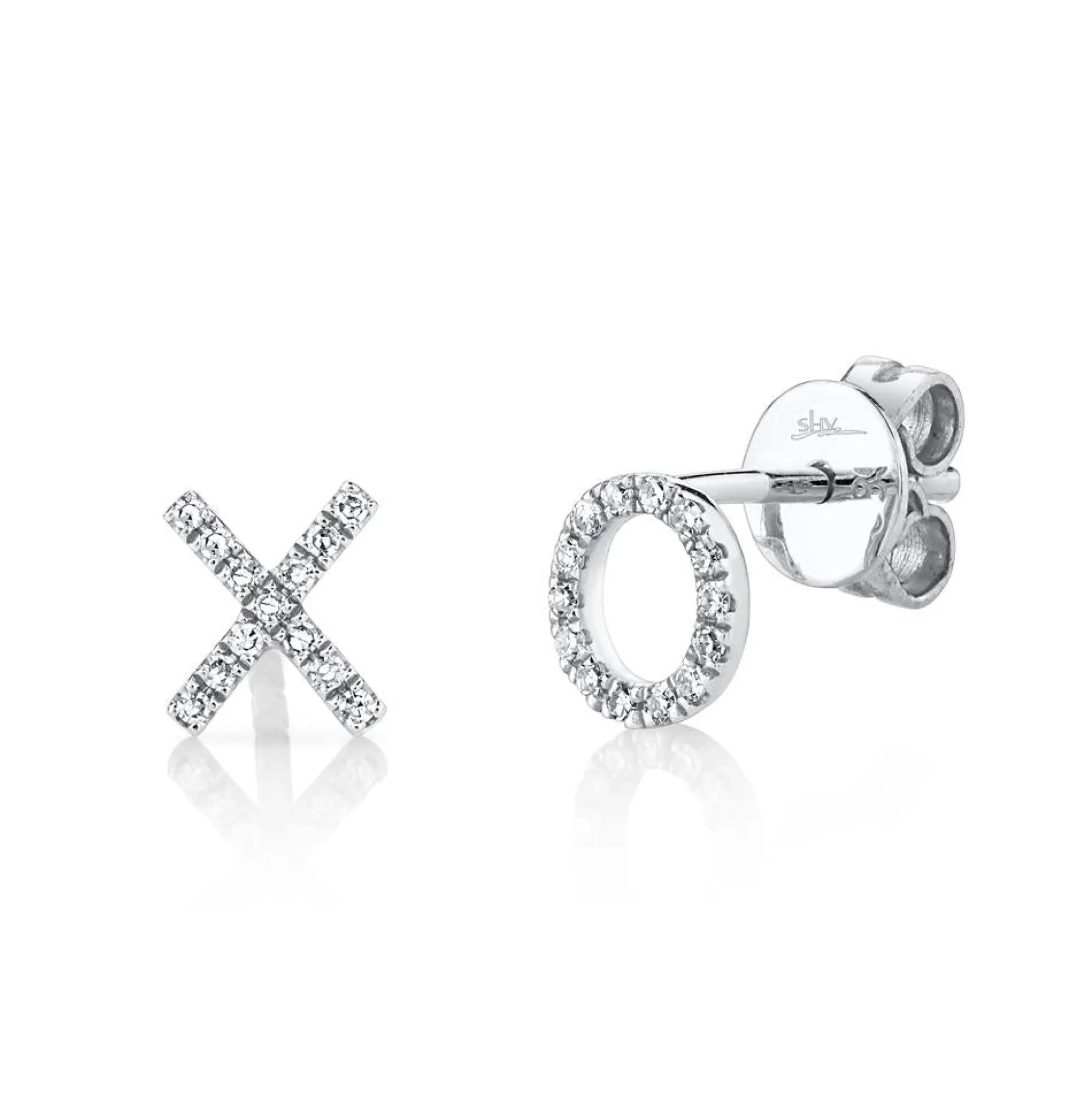 XO' DIAMOND STUD EARRING