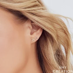 XO' DIAMOND STUD EARRING